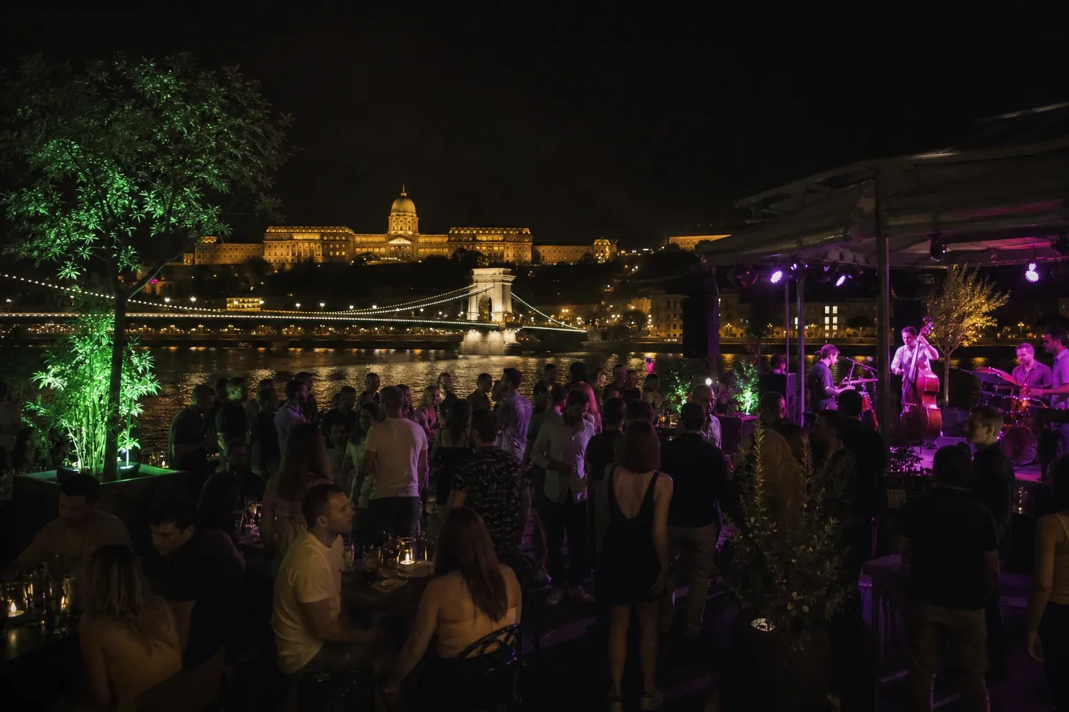 Pontoon Duna-parti tánctere